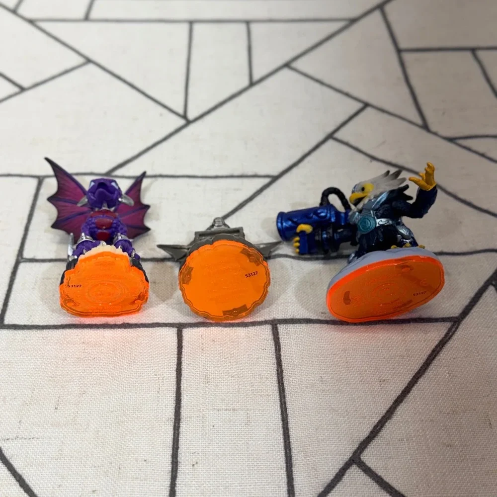 Skylanders Giants Figures Lot O/S Multicolor Cynder Jet-Vac Platinum Chest